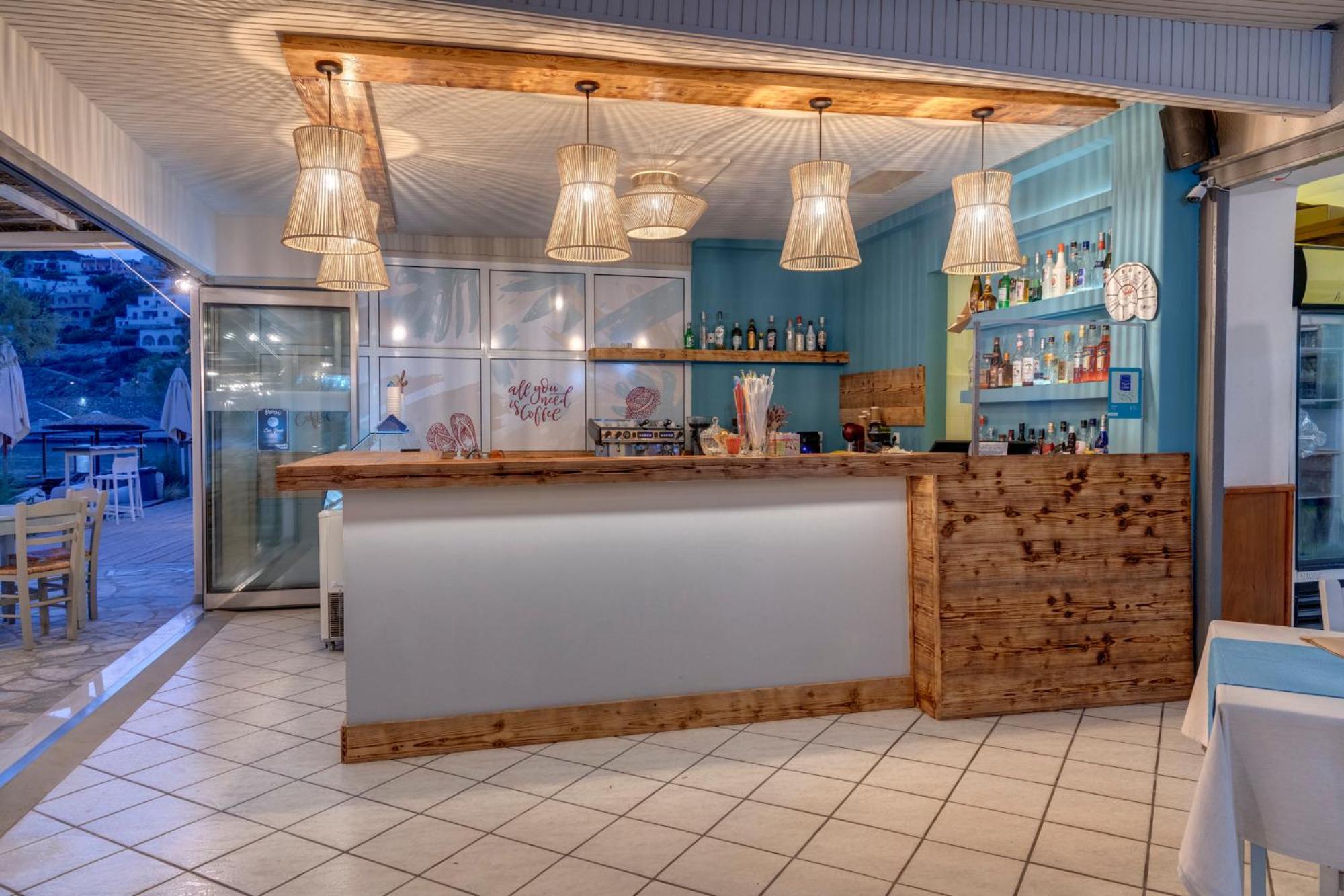 Hotel Kamelo Vári 외부 사진