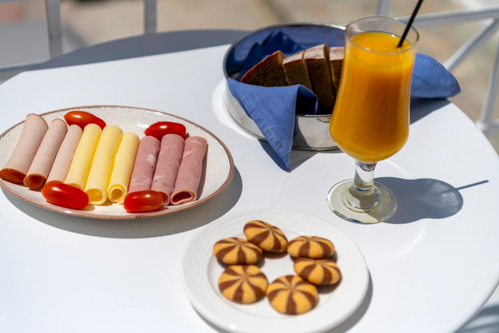 Hotel Kamelo Vári 외부 사진