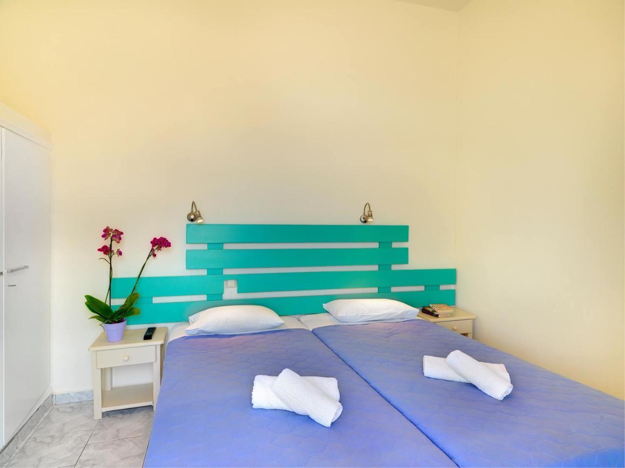 Hotel Kamelo Vári 외부 사진