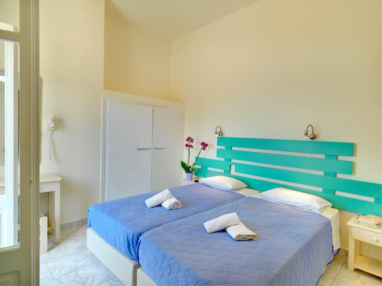 Hotel Kamelo Vári 외부 사진