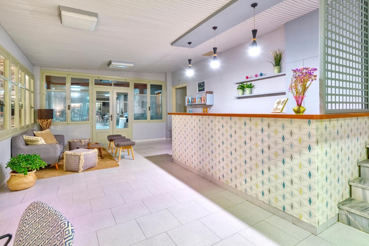 Hotel Kamelo Vári 외부 사진